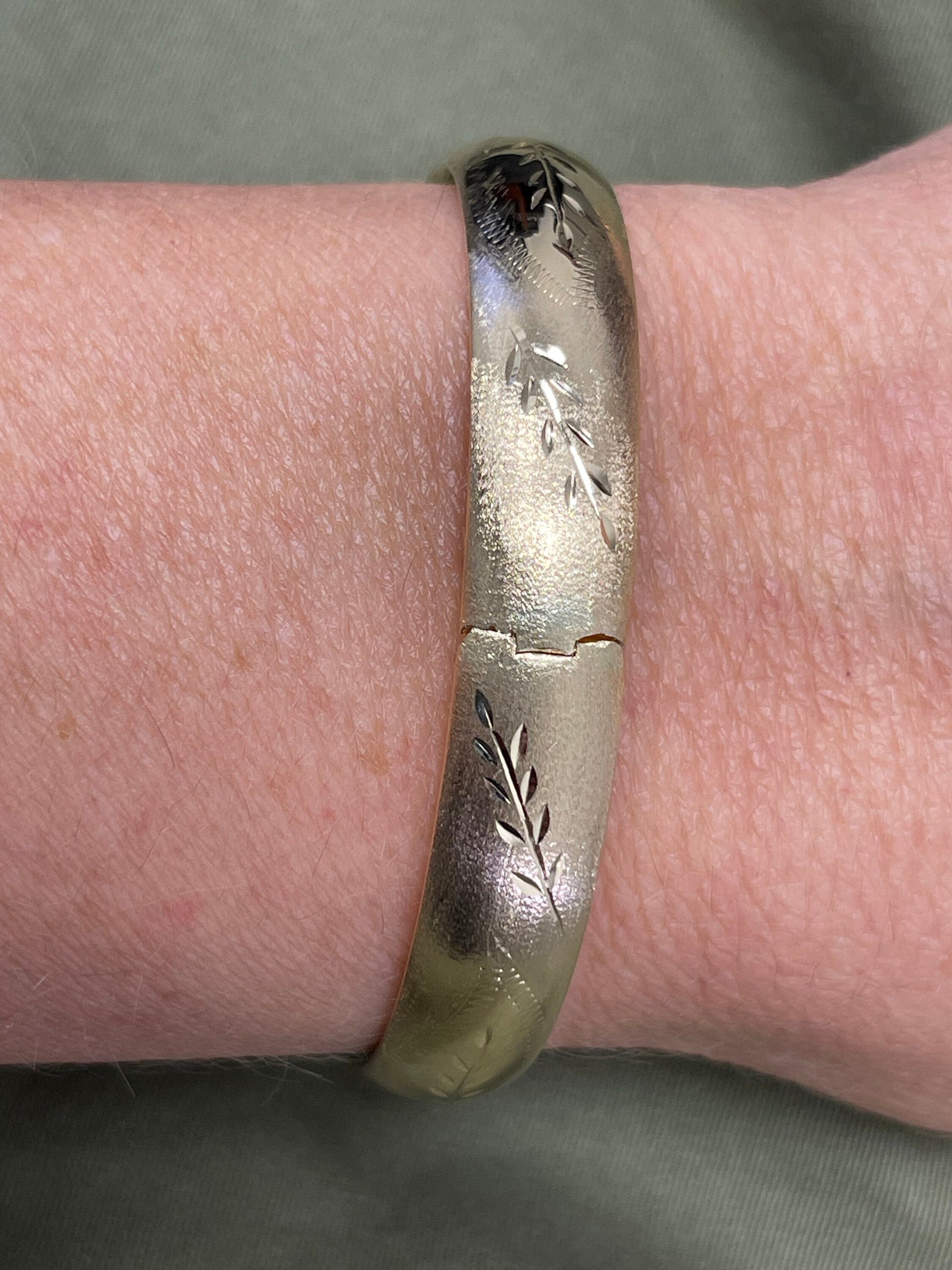 14K Yellow Gold Floral Leaf Bangle, 5mm-13.5mm, 7"-8", Stackable, Women